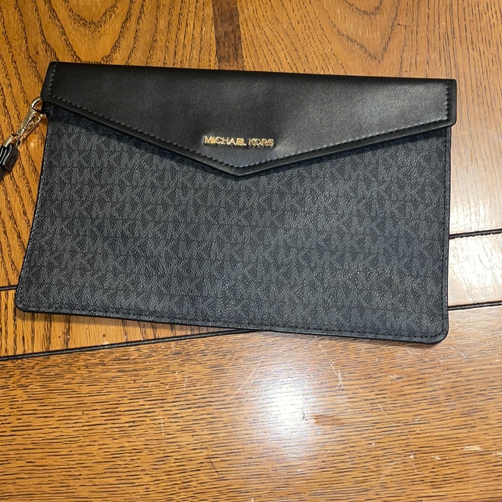 Michael Kors, large wristlet/clutch